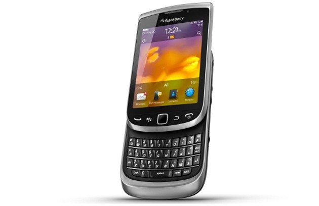 QWERTY BlackBerry 9810 arrives on Three network in the UK