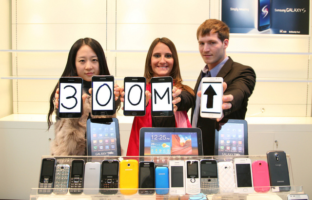 Samsung Ships Record-Breaking 300 Million Mobile Phones in 2011
