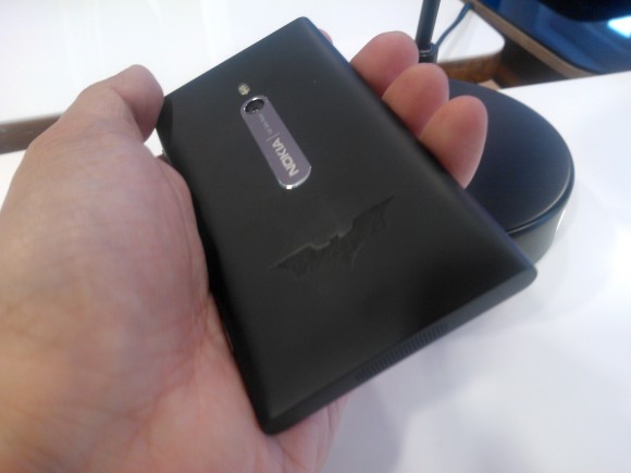 Nokia Reveals Limited Edition ‘Dark Knight Rises’ Lumia 800 Windows Phone