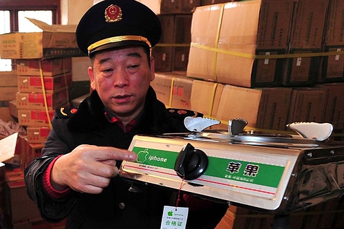 Two Warehouses of “Apple iPhone” Branded Gas Stoves Raided in China!