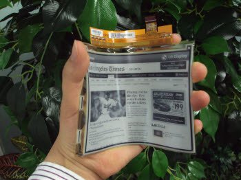 LG Unveils Flexible E-Ink Display – Ready to Replace Your Newspaper This Summer