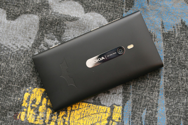 Nokia Lumia 900 Batman Edition: Dark Knight Windows Phone Priced at £600 – or Free on Contracts