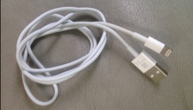 Apple iPhone 5 smaller USB Connector image leaked