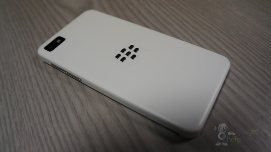 EXCLUSIVE: Pictures of BlackBerry Z10 in White
