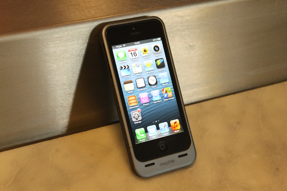 Mophie Juice Pack Helium extended battery case for iPhone 5 review
