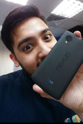 Nexus 5 Back Held