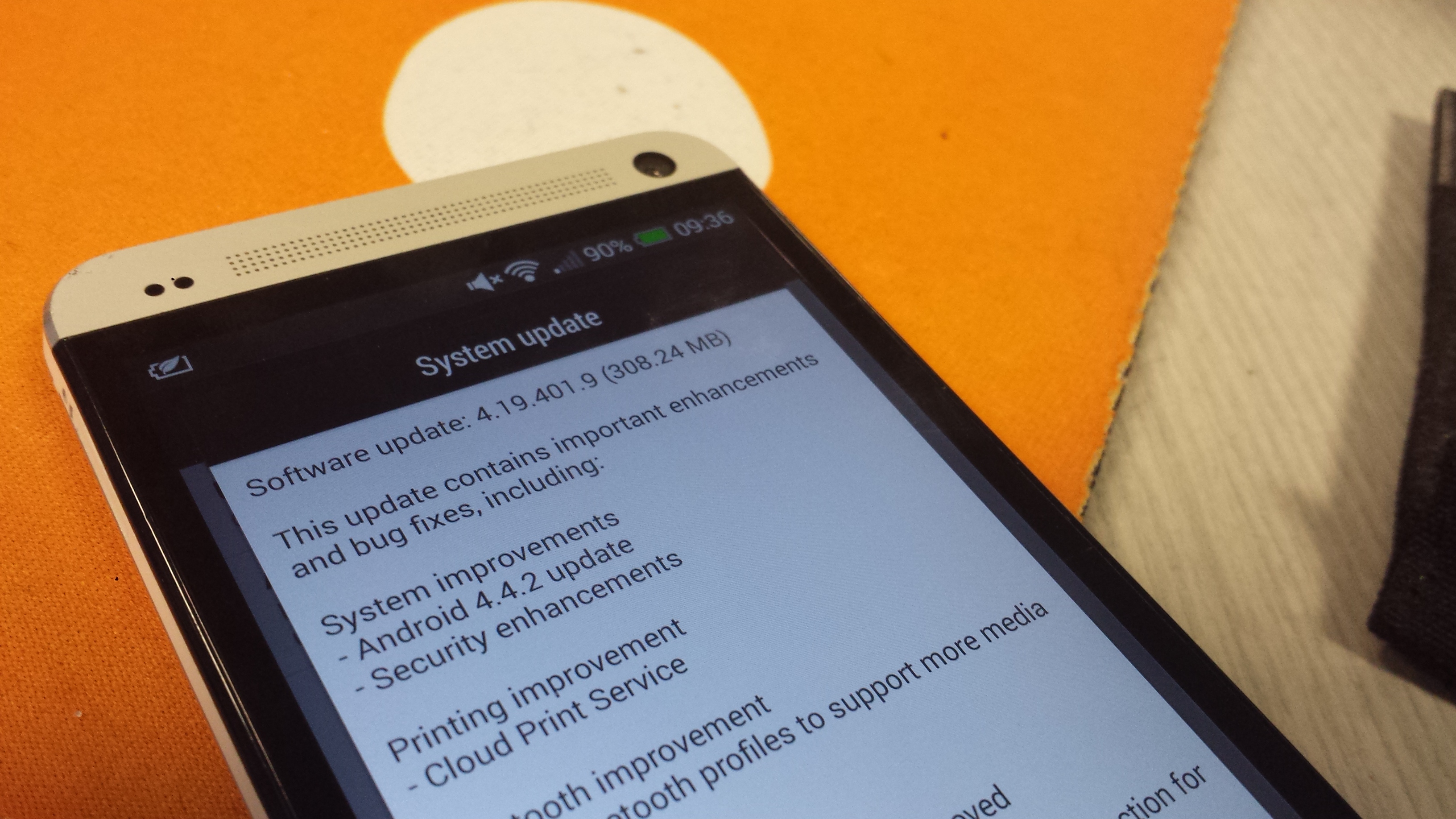 Hands on with Android 4.4 KitKat for the HTC One