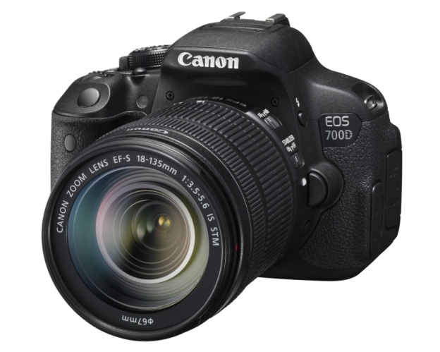 Exclusive Voucher for £50 off Canon EOS 700D at Curry’s